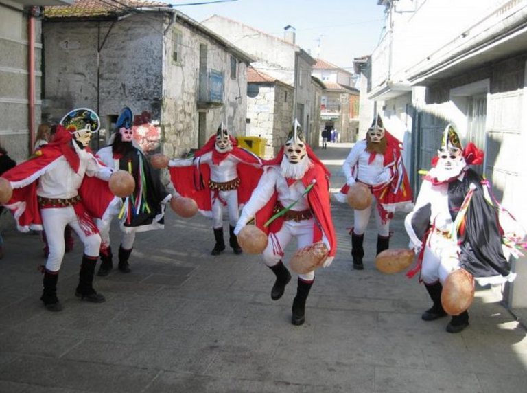 pantallas en carnaval entroido de xinzo de limia